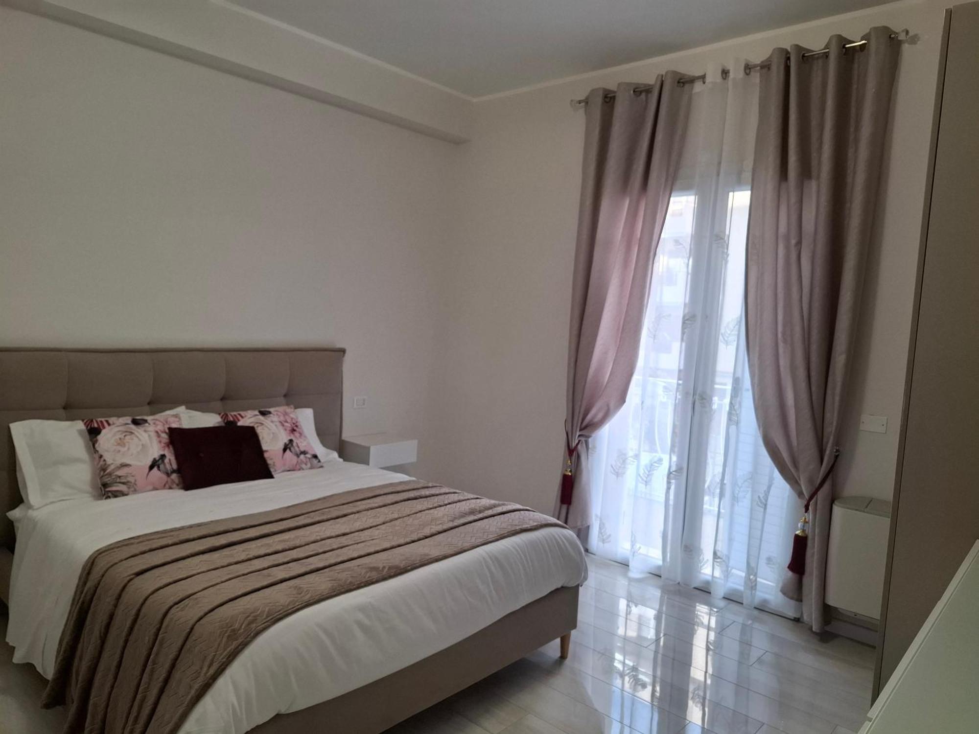 Mariam Royal Apartment & Rooms Reggio Calabria Exterior foto